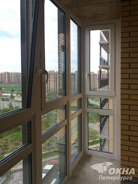 ������ ��������� ��������� ���������� �� ������ ��� �������, ������� VEKA Softline, ����� Roto Swing, ��������� Siegenia Titan, ������������ 2-�������� � �����������������. ���������, ��. ��������, 10