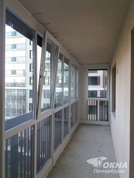 ������ ��������� ��������� ���������� �� ������ ��� �������. ������� VEKA Euro 58, �������� ������� �� RAL, ��������� Siegenia Favorit. �����-��������� �., �� "������", 5-� ������������ ������, �. 2